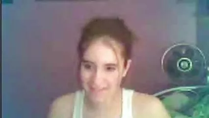 Sur video lesbienne sous la douche le grand lit, Lana embrasse Nathan