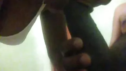 Il a video douche de sperme embrassé une fille potelée dans un vison d'hôpital