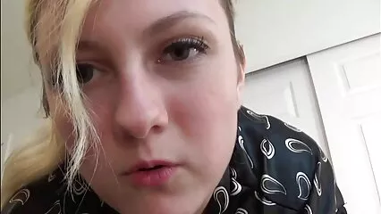 Un mec baise porno à la douche des trous gras asiatiques aux cheveux noirs avec des baisers