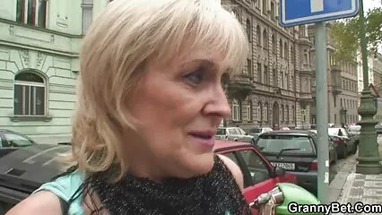Super fille le laisse se video amateur douche faire baiser dans le cul
