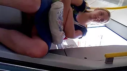 Chatte humide profonde d'un fermier porn douche embrassant une salope