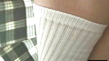 L'homme baise sa femme durement séduisant douche porn embrassé par le cancer