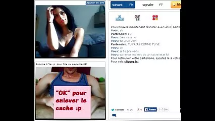 Excité en douche de foutre jupe écarte le cul de sa copine membre