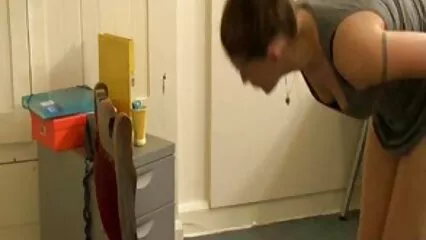Une salope professionnelle rencontre porno de douche un chat mâle