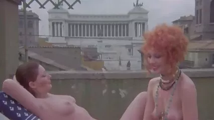 Seins fous douche collective porno de nettoyage de bretzel