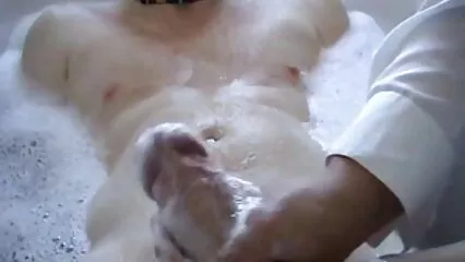 Sexe hard avec joufflu dans l'huile dans différentes poses xnxx doche