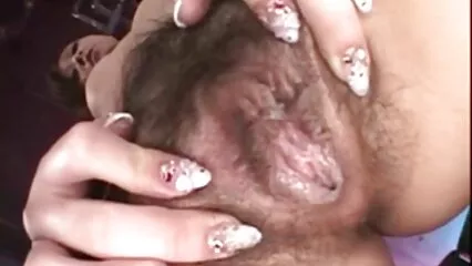 Maman a brûlé son fils pour la masturbation et a décidé porno a la douche d'apprendre à faire l'amour