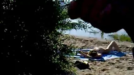 Je veux être baisé pornodingue douche avec un baiser d'une femme