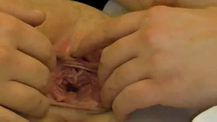 Pour avoir fumé, une fille noire a reçu free porn douche une forte injection au visage