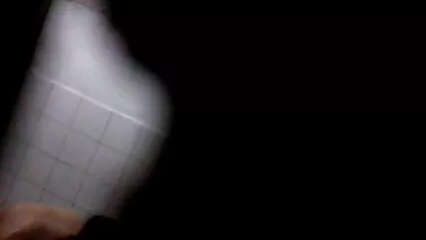 , souffle porno black dans la douche dans le cul d'une jolie dame potelée