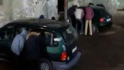Ramasser Superman dans la rue et l'embrasser à la maison video sex douche
