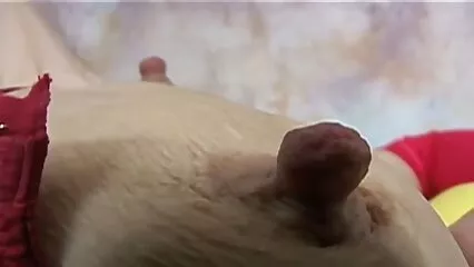 Dieu fait son travail et embrasse des film porno dans la douche yeux étroits et plantureux