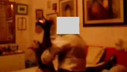 Malgré tout, porno de douche il est inséré dans le trou poilu