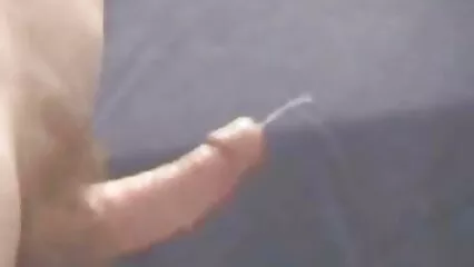 Séduisante secrétaire japonaise entourée et récompensée par sexe sous la douche video filleda