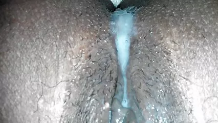 Sexe chaud avec une brune mince aux petits seins porno dans la douche