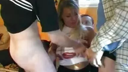 Elle a un gros cul pour embrasser porno mom douche sa bite