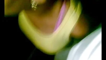 Horny video de sexe sous la douche lady s'assoit sur le château dur