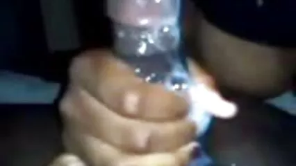 Superbe lesbienne porno en douche baise son amant dans la chatte gode