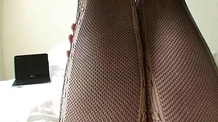 mince jeune femme sexe sous la douche video engagée dans un gros coup dur