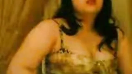 Un Joker cool pornhub douche écarte une blonde pour un travail de pipe