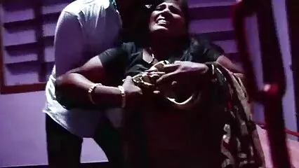 Une ado mignonne avec video sexe sous la douche des mamelons exposée à la tyrannie et au sexe brutal