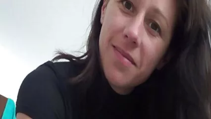 Belle chevelure longue autorisée à s'embrasser film porno douche