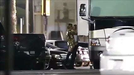 Une femme lubrique brûlée au sol prono douche alors qu'elle clouait son fils adoptif et se liait