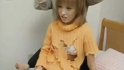 délicieuse blonde percée par une longue douche de foutre bite