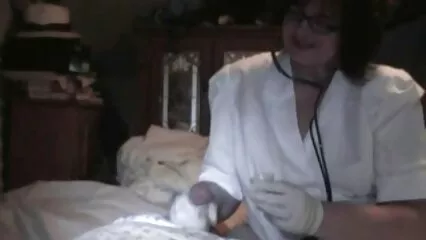 Salope mature se fait bourdonner porn sous la douche par un Gros membre